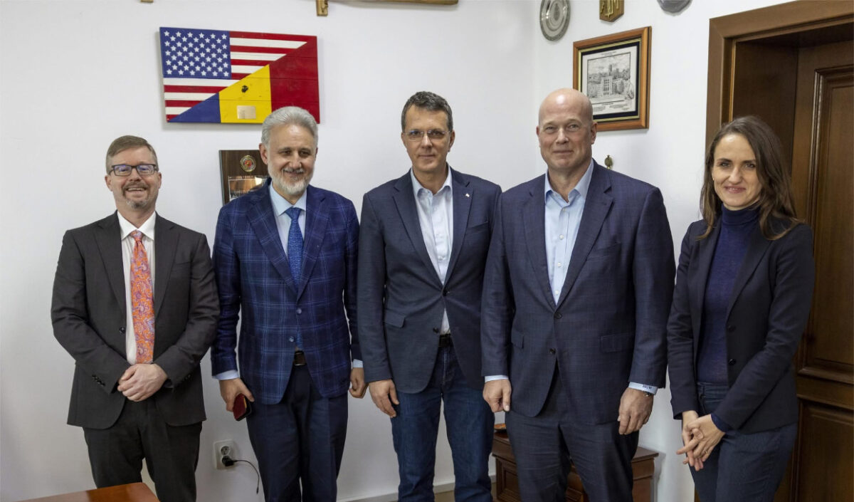 Moșteanu și Țoiu, discuții cu Whitaker, ambasadorul SUA la NATO. Noi detalii despre decizia de retragere a trupelor americane