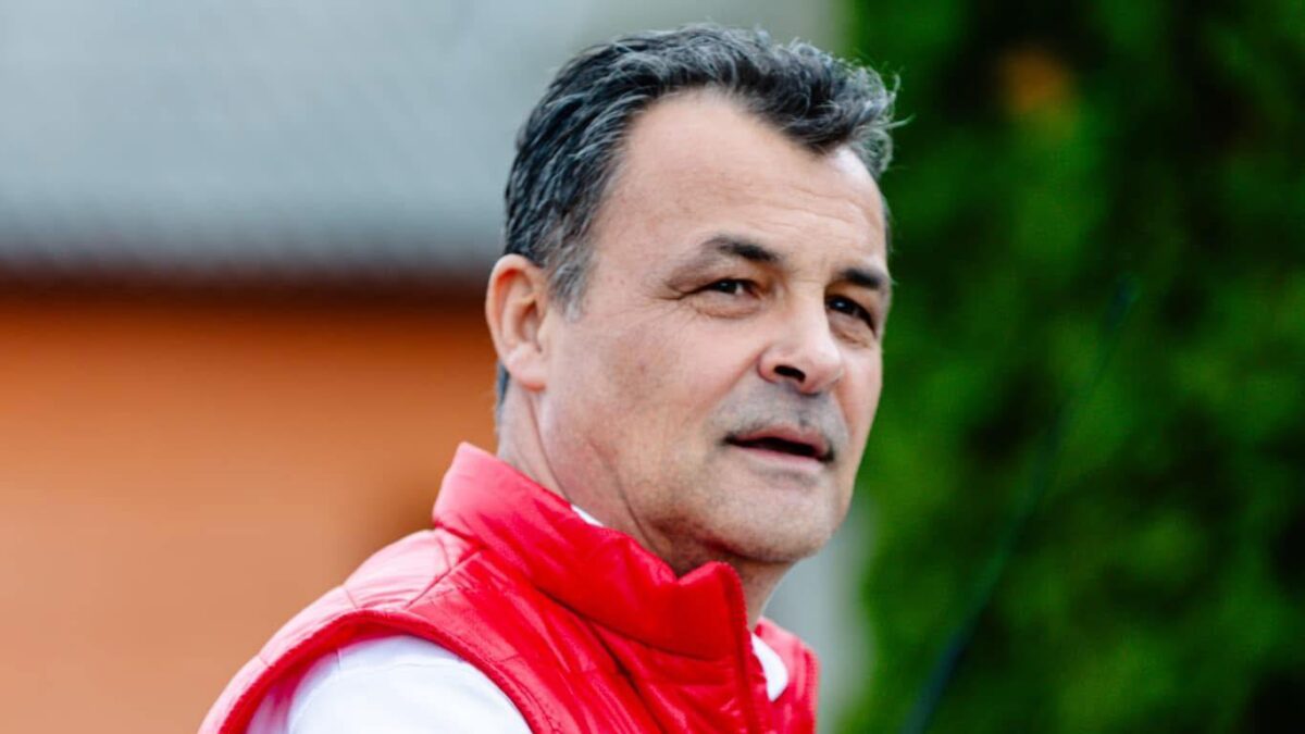 Polițiștii din Bistrița-Năsăud anchetează imaginile compromițătoare cu primarul PSD din Livezile