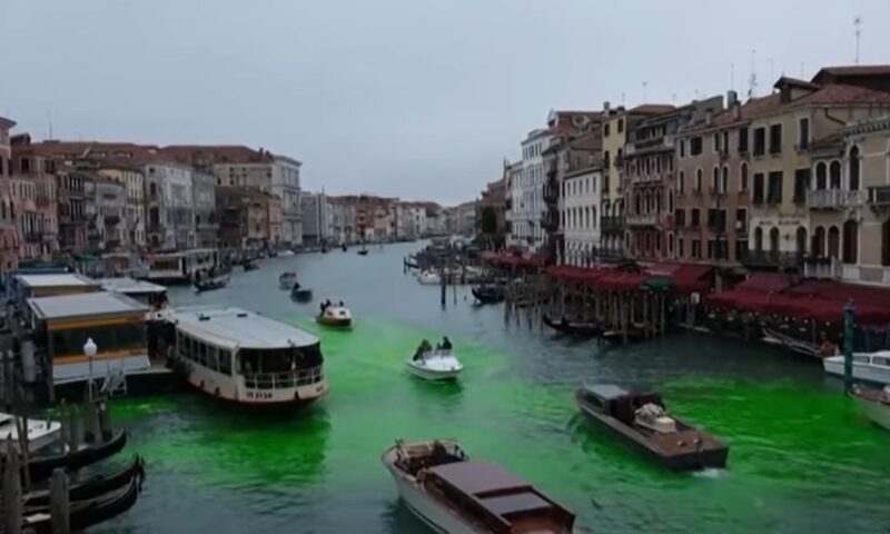 Greta Thunberg, amendată și interzisă în Veneția după un nou gest de vandalism