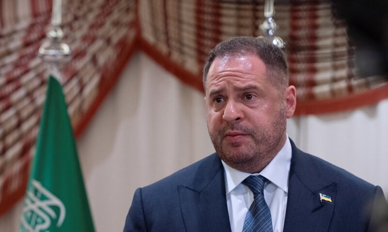 Criză de nervi în biroul președintelui. Andrii Yermak, demis după percheziții și jumătate de oră de țipete