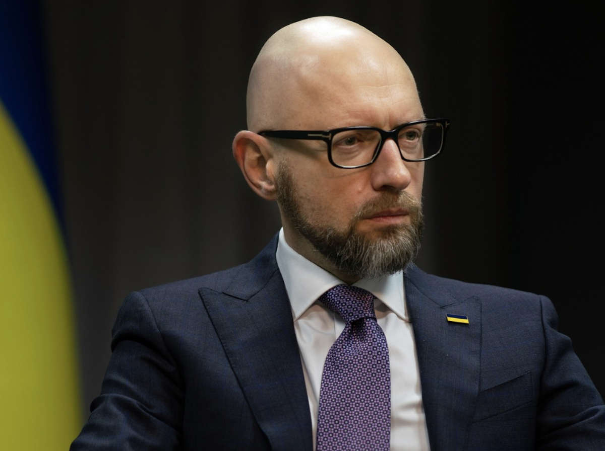 "Planul de pace de 28 de puncte", demontat de un fost premier ucrainean. O analiză a capitulării programate a Ucrainei. Exclusiv