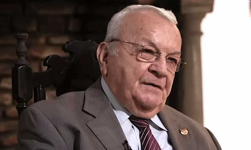 Ion Mihai Pacepa a fost agentul rușilor. Generalul SRI (r) Aurel Rogojan a dezvăluit că Ceaușescu a fost avertizat de trădare. Exclusiv