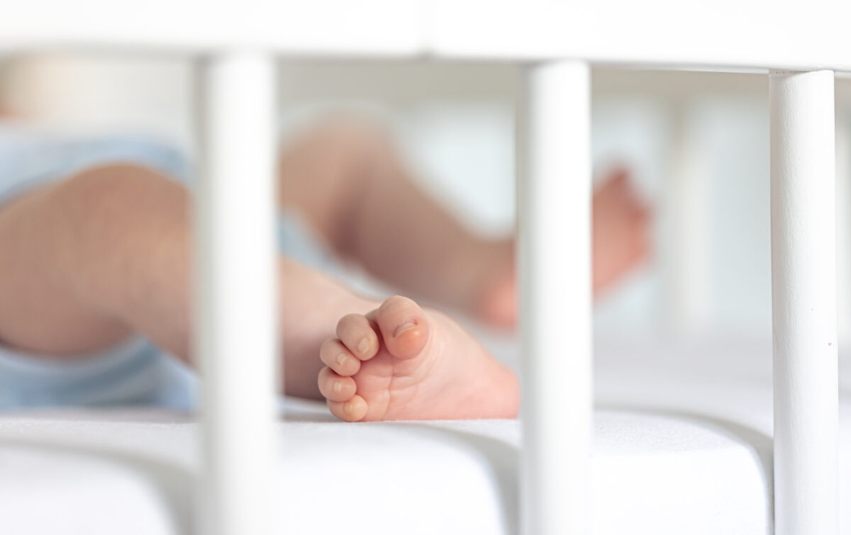 Bebeluș pe plămân artificial, transportat la Milano pentru operație. Suferă de o malformație cardiacă gravă