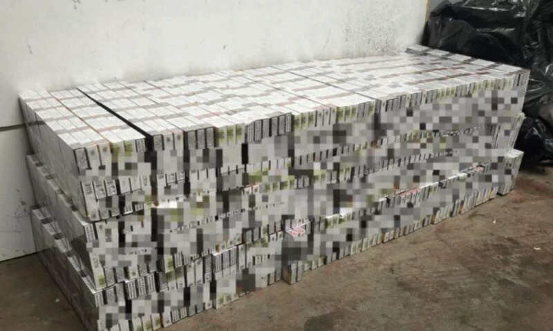 Rețea de contrabandă cu țigări, descoperită în trenul Chișinău–București. Printre suspecți se află angajați ai „Calea Ferată din Moldova” Video