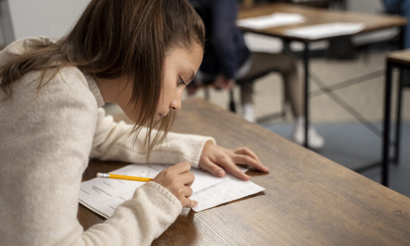 Noi norme de organizare pentru olimpiade. Elevii pot participa la o clasă superioară celei în care sunt înscriși