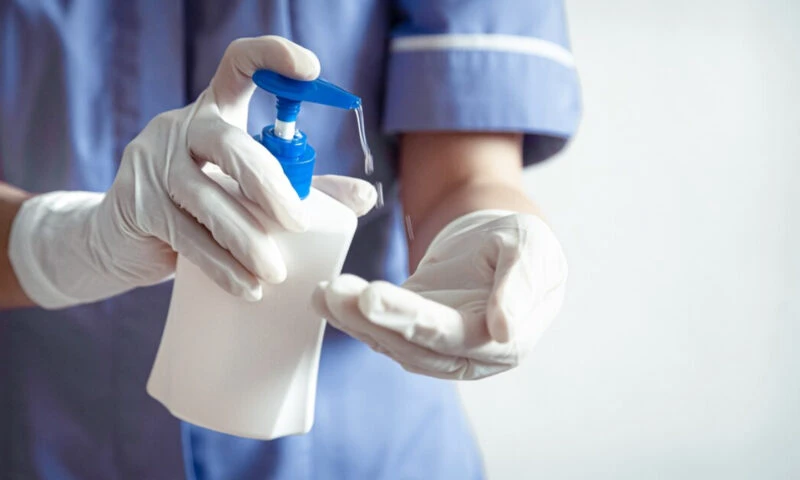 Producătorii de cosmetice și detergenți, front comun împotriva măsurilor de interzicere a produselor pe bază de etanol: Ar fi un dezastru