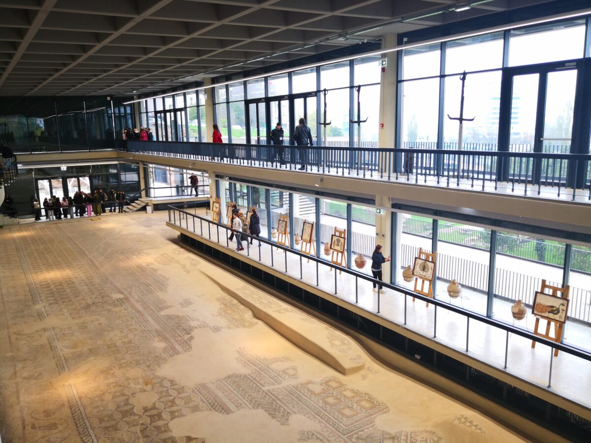 Edificiul Roman cu Mozaic din Constanța a fost redeschis. Intrarea este gratuită până la sfârșitul anului