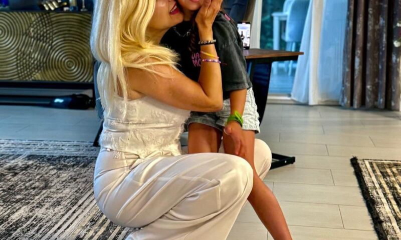 După anii grei din închisoare, Elena Udrea se întoarce în locul unde a devenit mamă