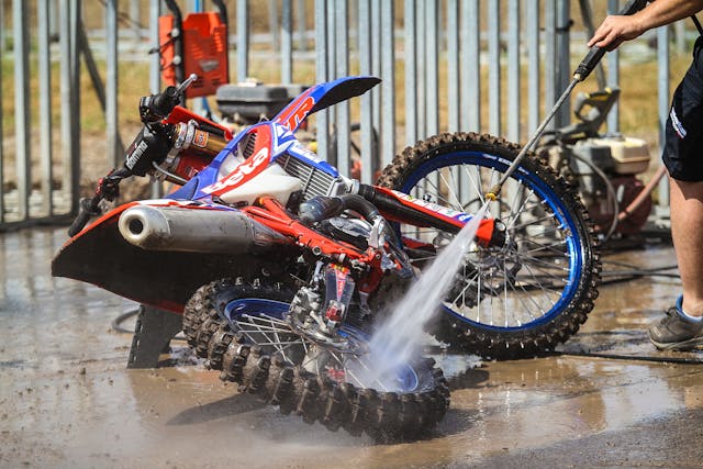 Puterea apei: soluția rapidă pentru curățenie eficientă