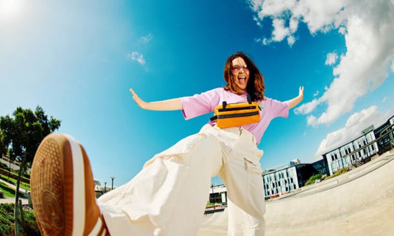 Moda Generației Z a ajuns să fie de neînțeles. Controverse între părinți și adolescenți din cauza ținutelor