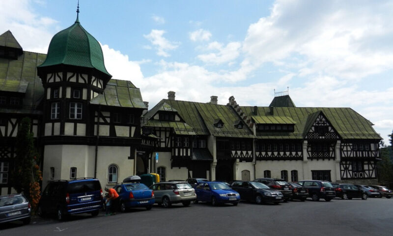 Hotelul Furnica din Sinaia, scos la vânzare. Statul nu vrea să o cumpere