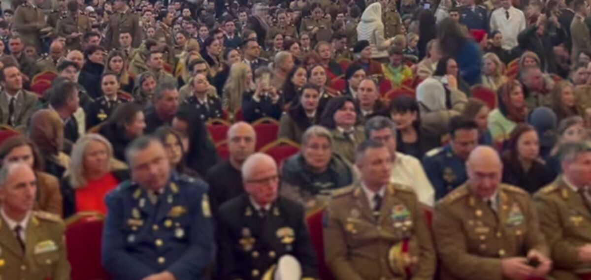 Presupusă melodie legionară, cântată de corul Tronos Junior în Catedrala Națională. Precizări de la Patriarhie fac lumină. Update