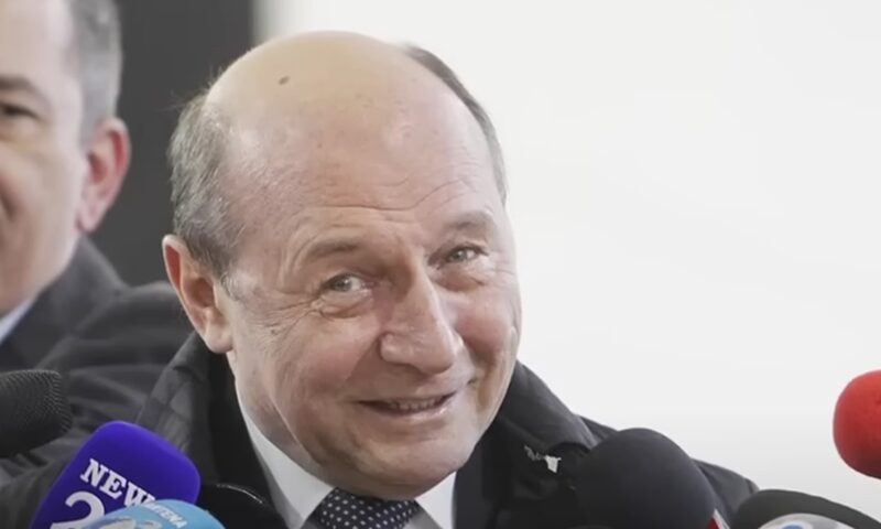 Băsescu către Bolojan, despre pensiile speciale ale magistraților: Nu poţi să rişti pierderea a 230 de milioane de euro