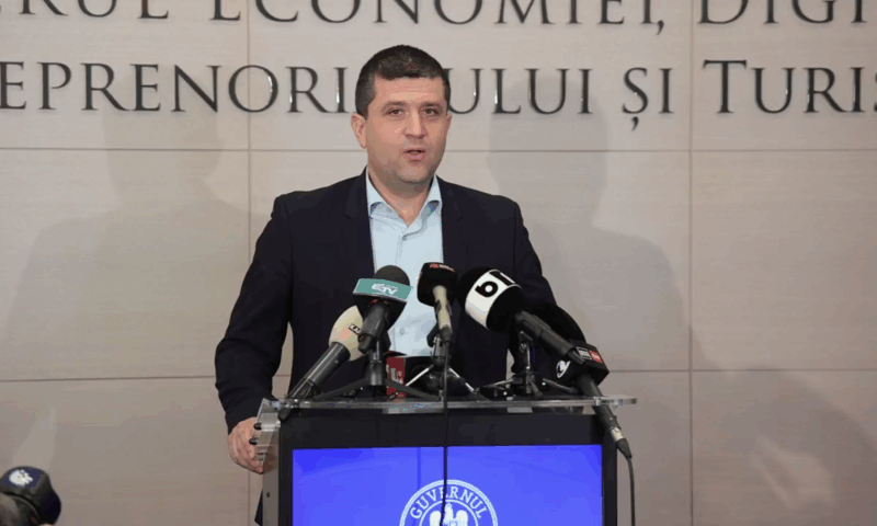 Ministrul Radu Miruță nu scapă de probleme. Organizația Roma for Democracy îl acuză de rasism