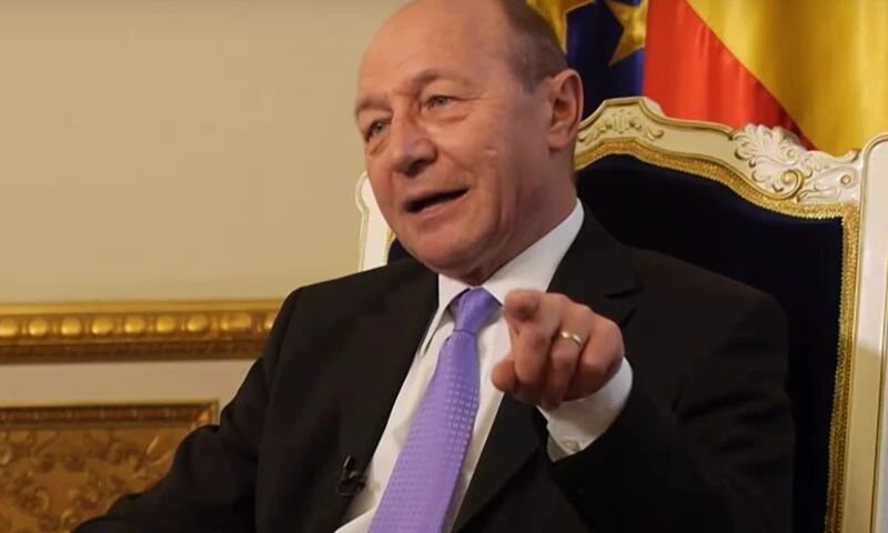 Trăian Băsescu, despre Lukoil: Nu aş vrea să cădem în plasa să luăm noi rafinăria