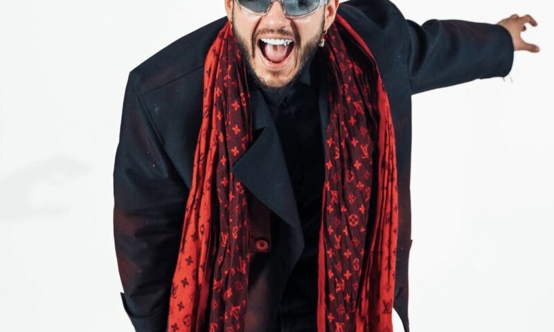 Ce meserii a avut înainte de celebritate Johny Romano. A lucrat și-n Dragonul Roșu