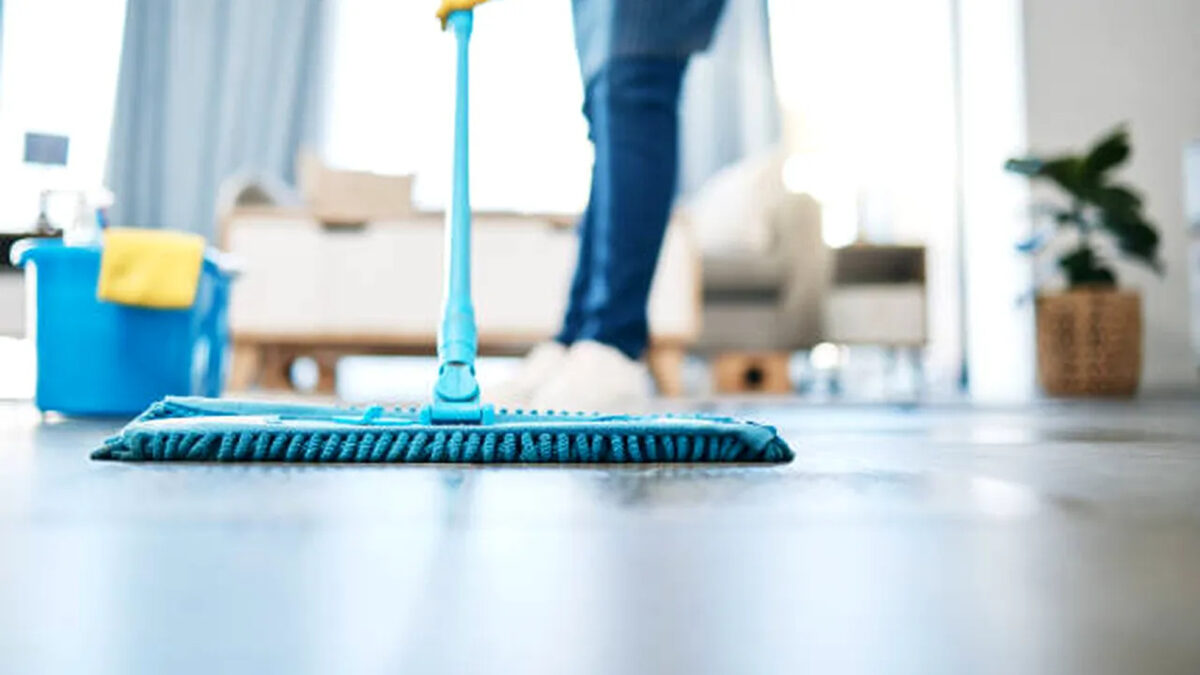 Medicul din Craiova care își punea pacienta la muncă forțată a fost reținut. Eeste acuzat și de trafic de droguri. Update