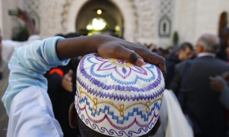 Islamizarea Franței. Tinerii musulmani preferă Sharia (legea islamică) legilor republicii