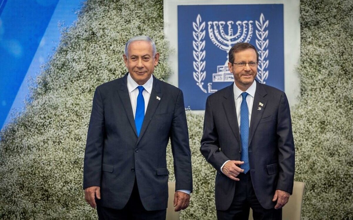 Netanyahu vrea grațierea pentru a scăpa de acuzațiile de corupție. Trump îi susține cererea