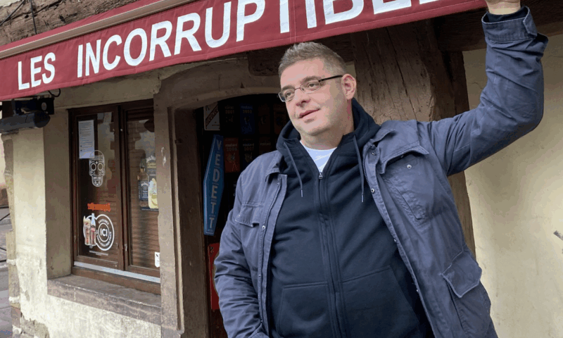 „Mega-CV-ul” lui Ionuț Moșteanu, distrus de un cunoscut jurnalist: Nu este CV-ul unui profesionist, ci al unui aburitor