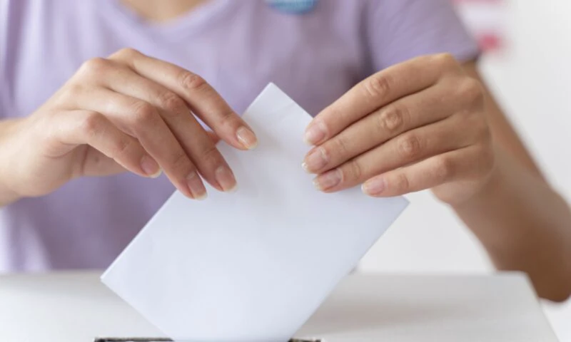 Încep înscrierile pentru primarii localităţilor cu alegeri parţiale. Depunerea candidaturilor pentru primarul general începe miercuri