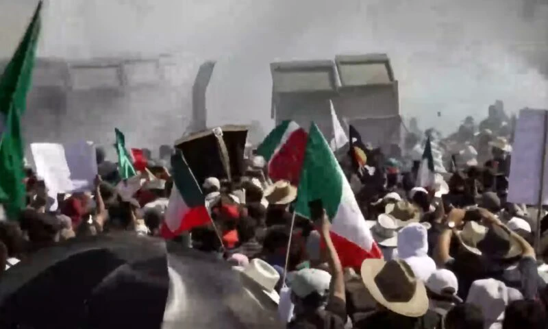 Proteste violente în Mexic. Peste 120 de răniți, dintre polițiști și manifestanți