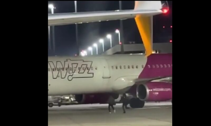 Doi români, surprinși când alergau pe pista unui avion din Köln. Cei doi s-au ales cu dosar penal