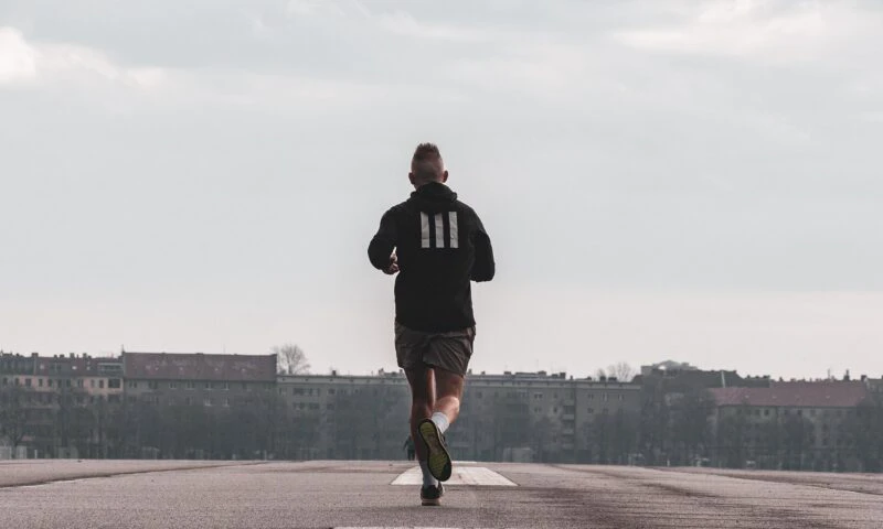 Tragedie la maratonul Nice–Cannes. Un atlet de 27 de ani a murit înainte de linia de sosire