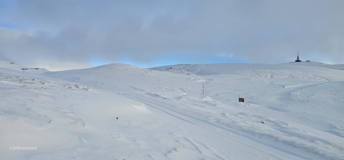 Zăpadă de iarnă pe Platoul Bucegi. Avertisment pentru turiști de la Salvamont