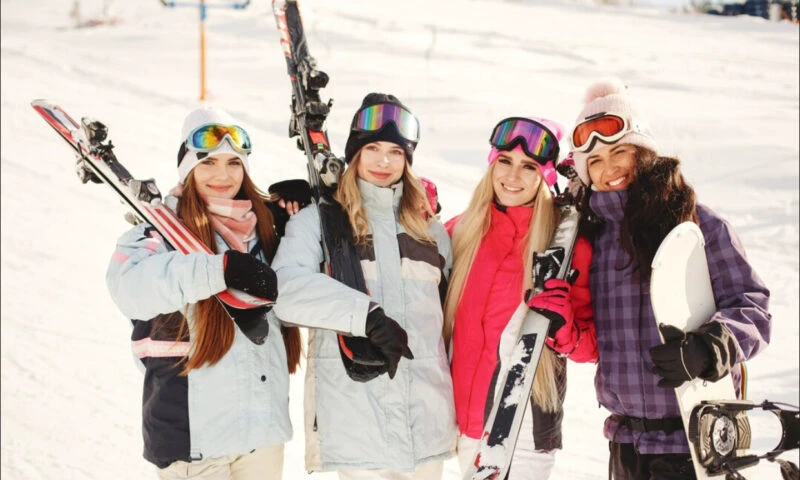 Tabere tematice pentru elevi. Prețuri, activități și perioade disponibile