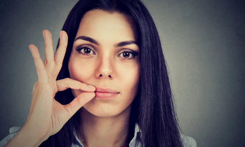 Zodiile care excelează în discreție. Cine știe să țină un secret