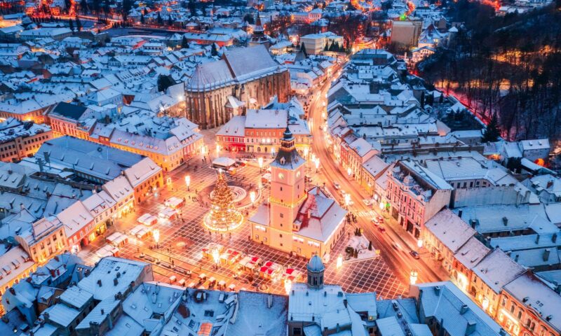 Crăciun la poalele Tâmpei. Tradiție, oameni și un oraș care prinde viață. Exclusiv