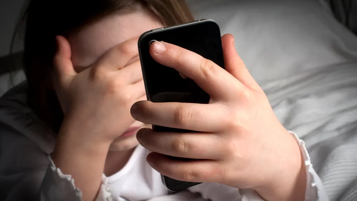 Violenţa digitală, inclusă în Codul Penal. Mesajele pentru care moldovenii ar putea să facă închisoare