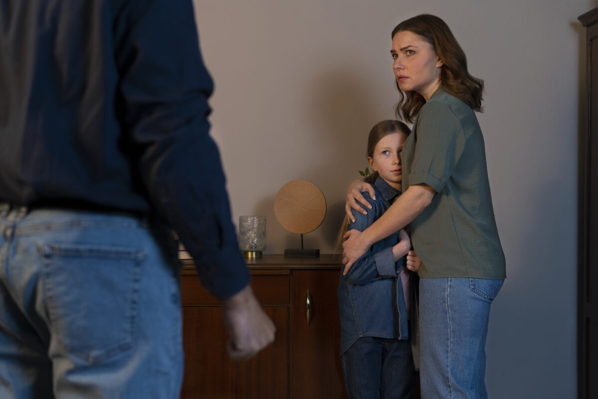 Ordinul de protecție aduce obligații noi: Agresorii trebuie să urmeze consiliere psihologică sau psihoterapie