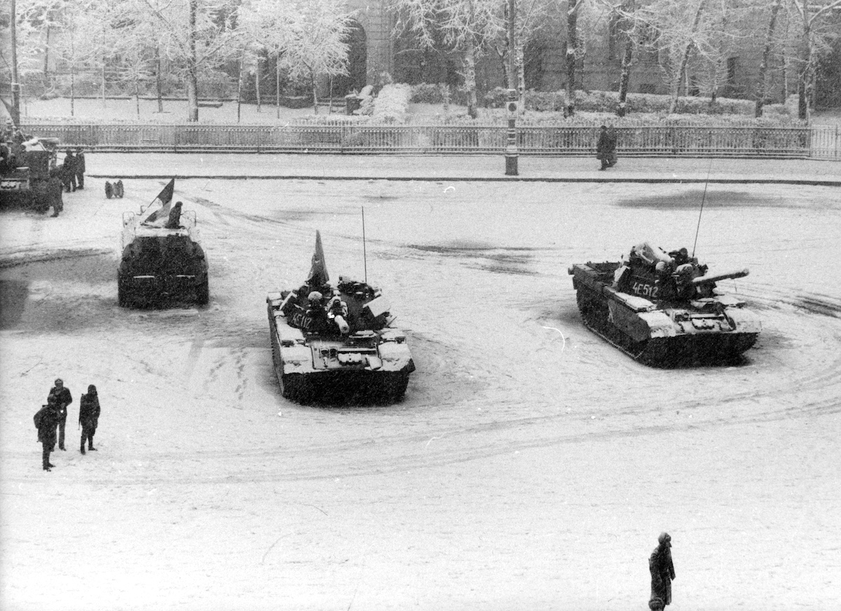 Imagine din Piata Palatului, 1989