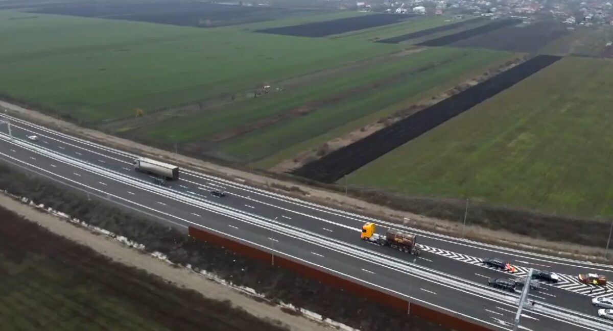 Ungurii ne dau lecții la autostrăzi și râd de noi: România inaugurează ce n-a terminat