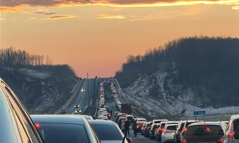 Accident cu 10 mașini pe Drumul Expres Craiova-Pitești. A fost activat Planul Roșu de intervenție