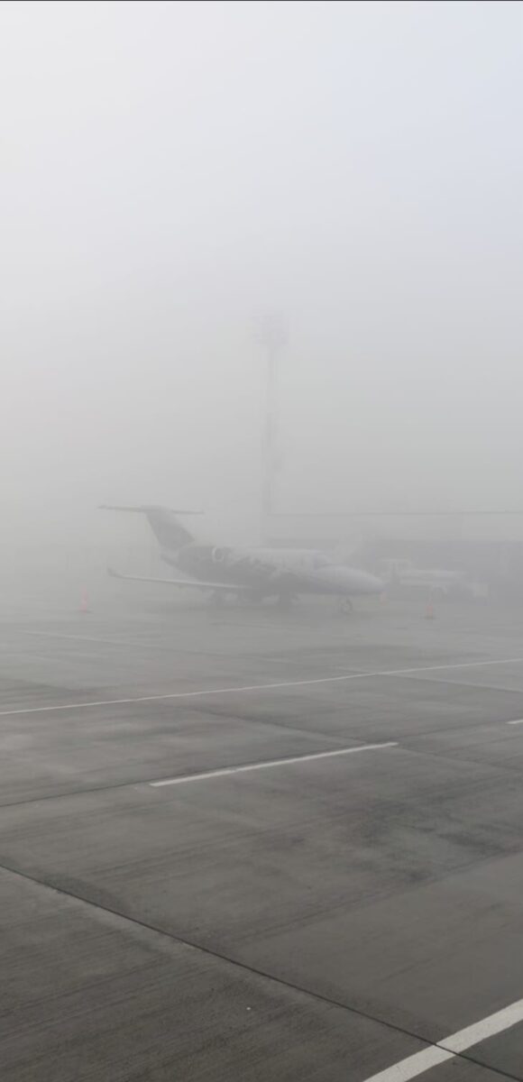 Activitatea de pe Aeroportul din Suceava, afectată de ceață. Mai multe aeroporturi din Moldova au probleme