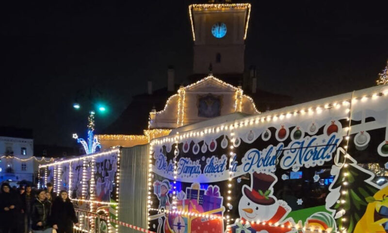 Autobuzul lui Moș Crăciun aduce magia pe străzile Brașovului. Curse gratuite și cadouri pentru copii