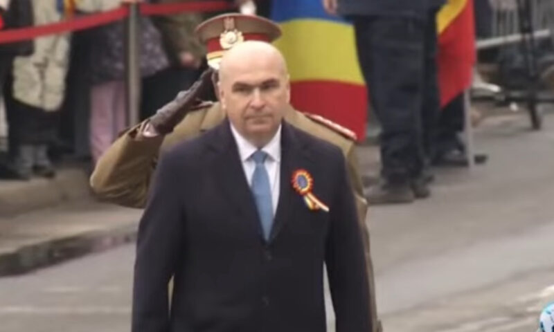 Susținătorii lui Georgescu și Simion, huiduieli pentru Bolojan la Alba Iulia