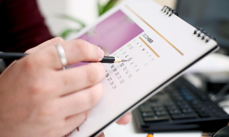 Câte zile libere legale avem în 2026 și în ce perioade. Calendarul complet al minivacanțelor asigurate de stat