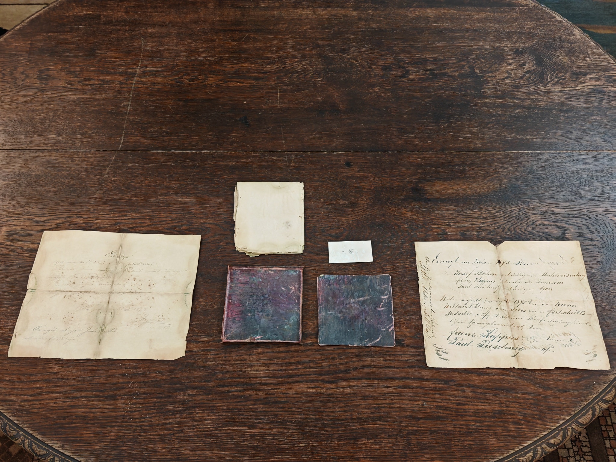 Documentele descoperite la Castelul Corvinilor