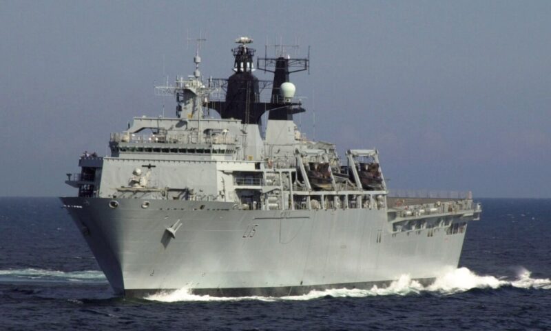 Marina Regală britanică cheltuiește milioane de lire sterline pentru a vinde HMS Bulwark Braziliei, la un preț derizoriu