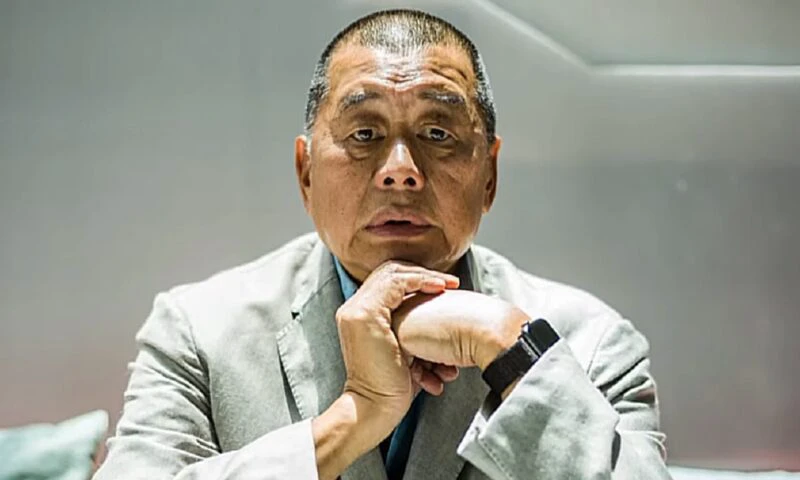 Regimul comunist chinez îl aruncă în închisoare pe fondatorul Apple Daily din Hong Kong