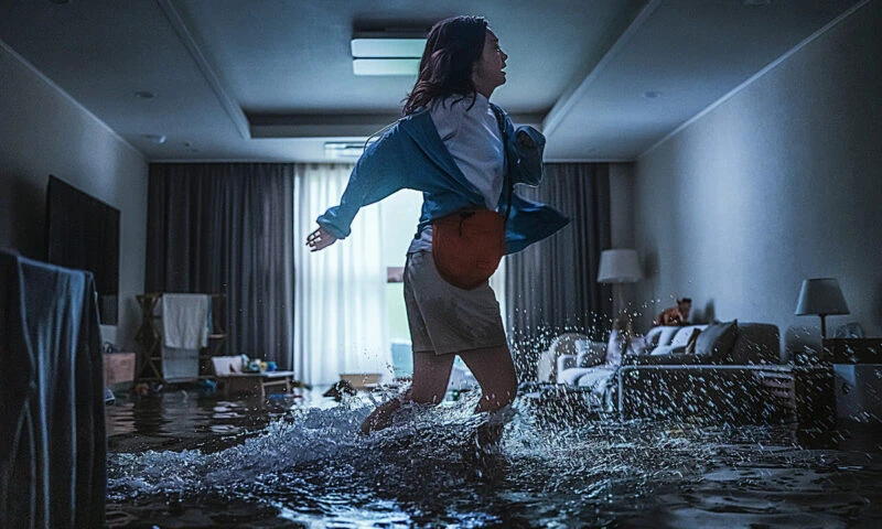 „Marele Potop” pe Netflix. Supraviețuire și decizii imposibile într-un oraș sub ape