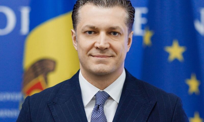 Republica Moldova își schimbă ambasadorul în România. Mihai Mîțu, avizat de Parlament