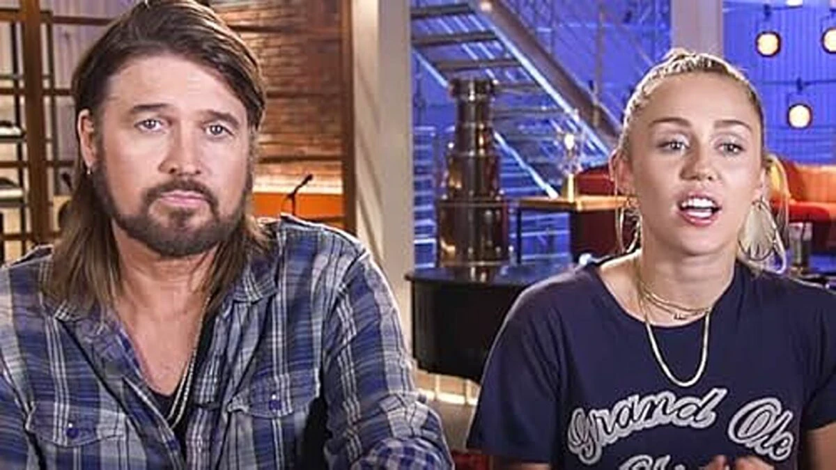 Scandal în familia lui Miley Cyrus. Tatăl său, acuzat de abuz