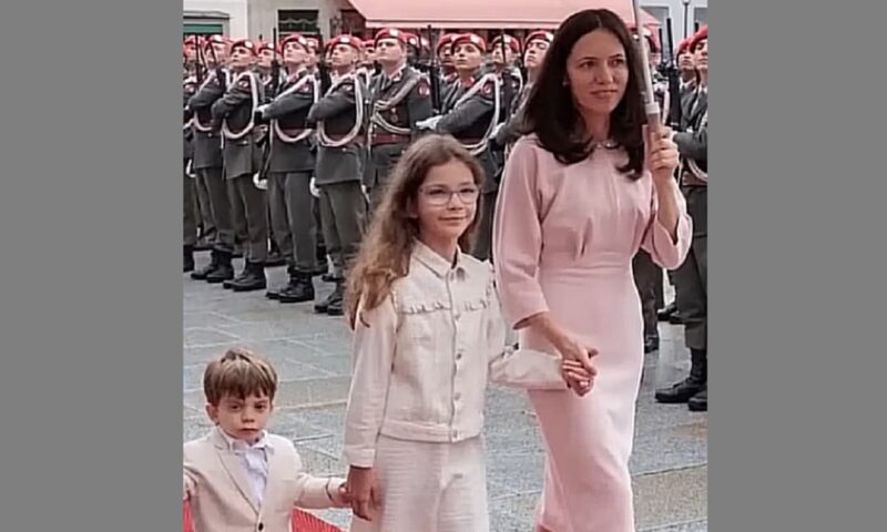 De ce a rămas în România Mirabela Grădinaru, partenera lui Nicușor Dan