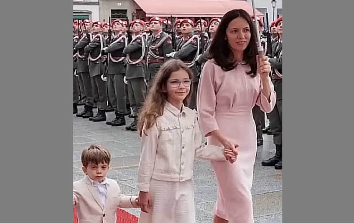 De ce a rămas în România Mirabela Grădinaru, partenera lui Nicușor Dan