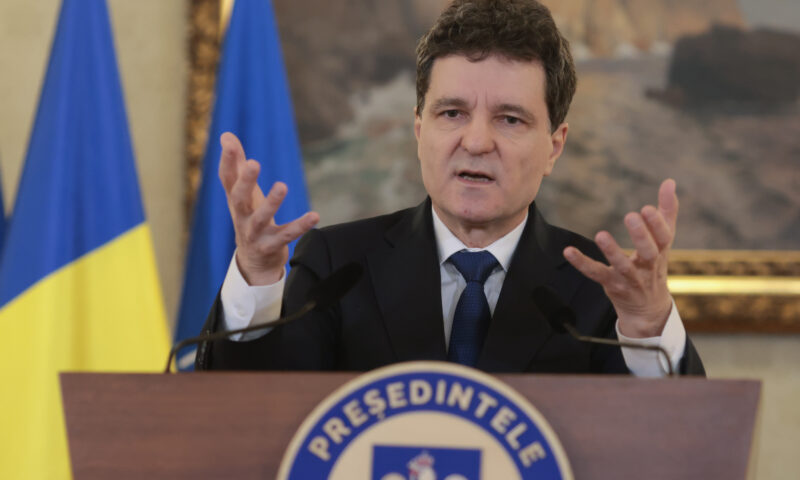 Mirel Curea despre decizia lui Nicușor Dan de a nu merge la Davos: Este bătut în cap